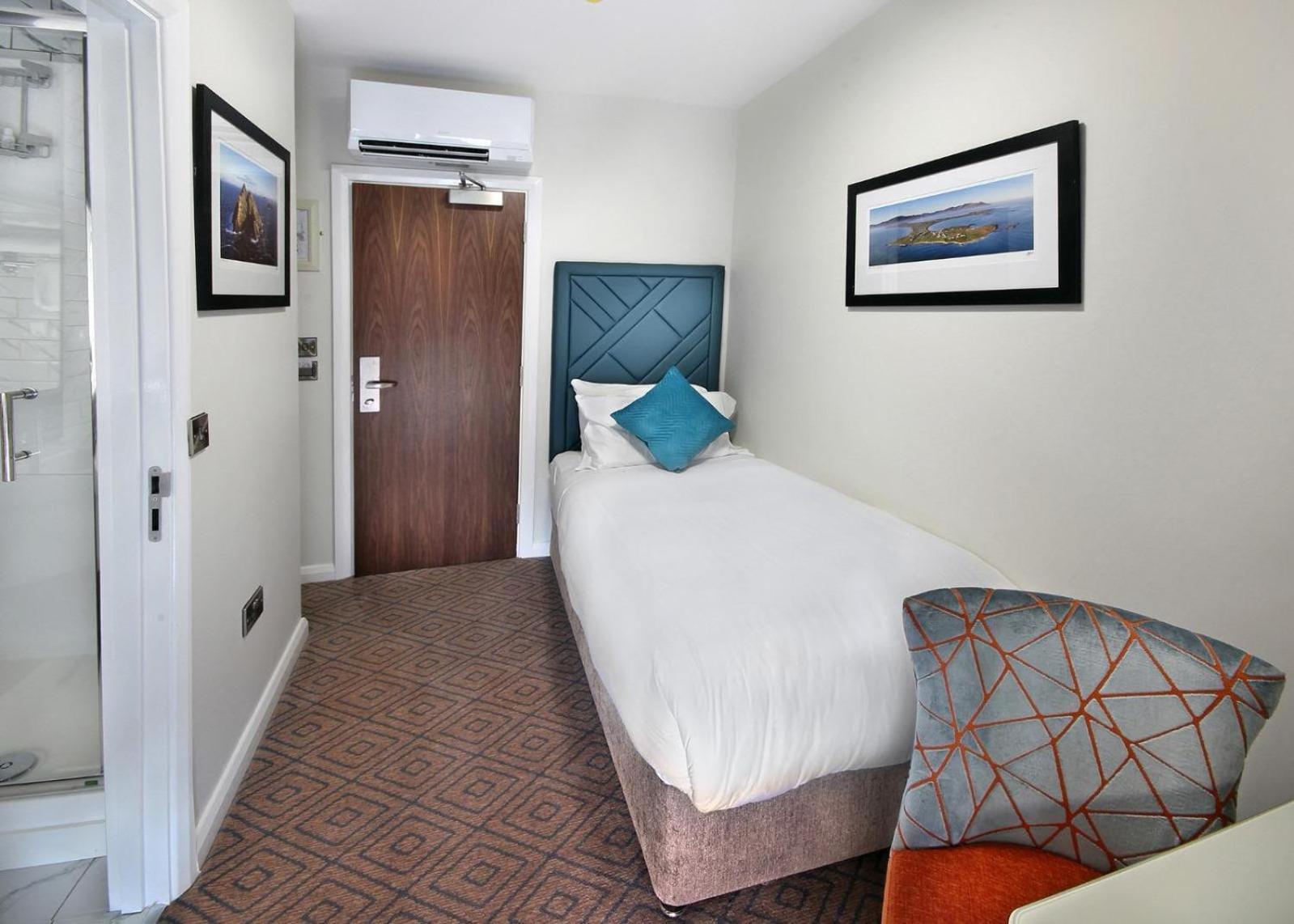 The Bailie, Main St Bailieborough, A82T6C6 Hotel Cavan Exterior photo